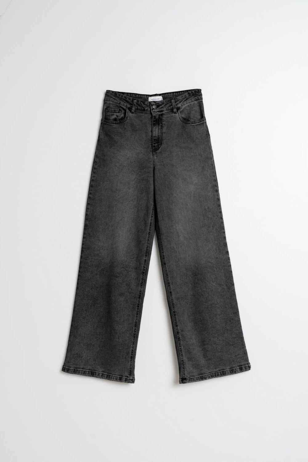 Wide leg mid rise grey jean.