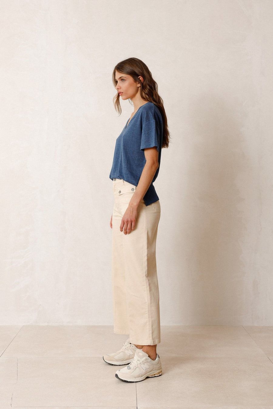 Indie & Cold Basic V Neck Linen T-Shirt - Indigo