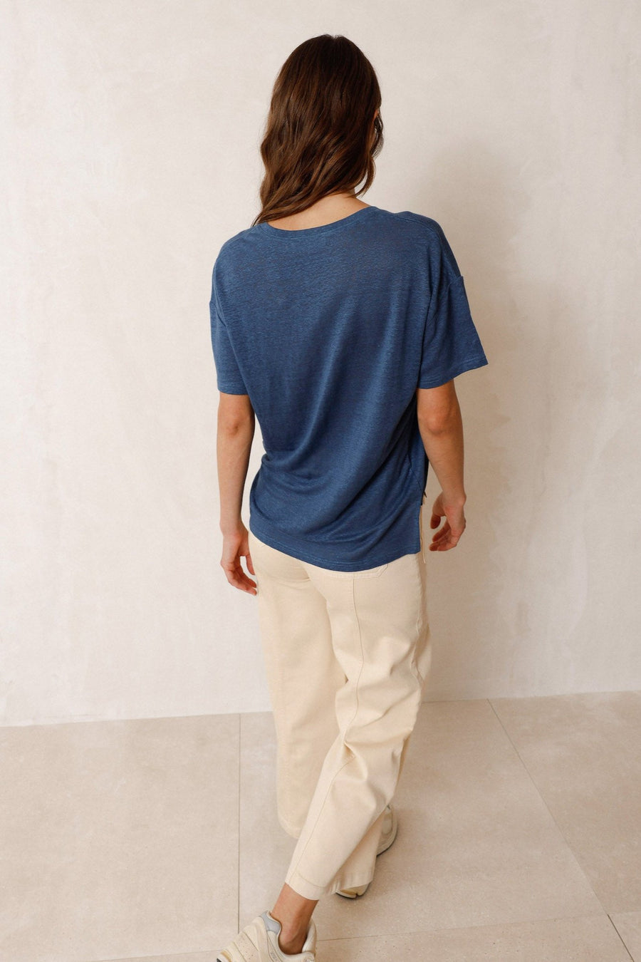 Indie & Cold Basic V Neck Linen T-Shirt - Indigo