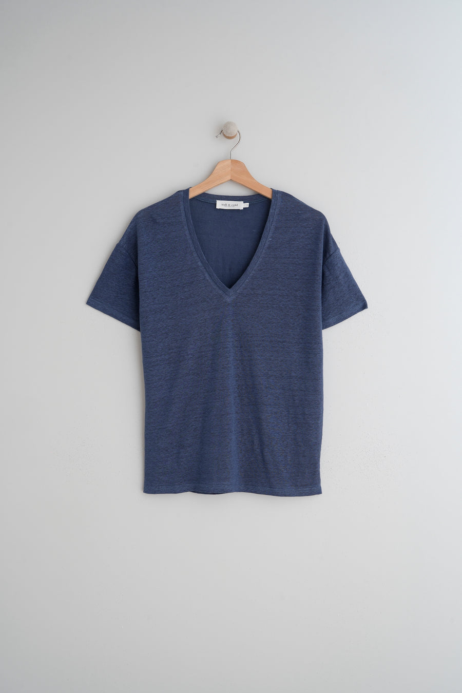 Indie & Cold Basic V Neck Linen T-Shirt - Indigo
