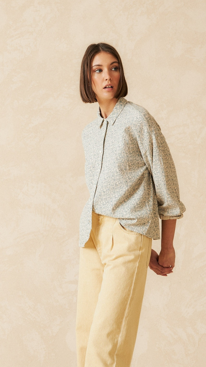 Organic Cotton Long sleeve shirt with beige base and delicate floral print. 