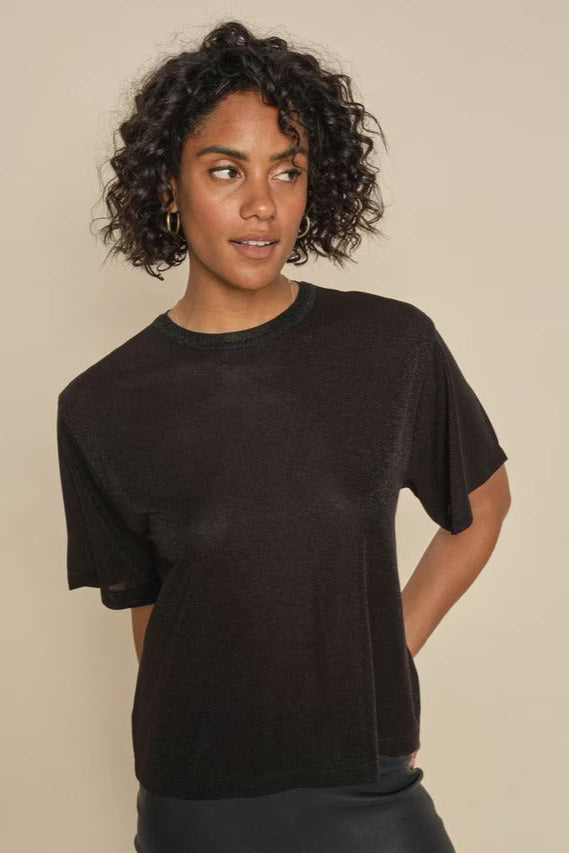 Short sleeve black tee with round neck and slight shimmer detial. 