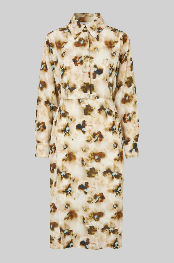 Long sleeve midi dress with long sleeves and all over floral print on a beige base. 