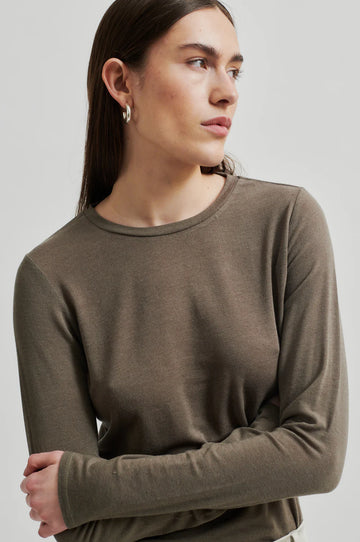 Round Neck Merino Blend long sleeve top. Tight fitting round neck in walnut colour. 