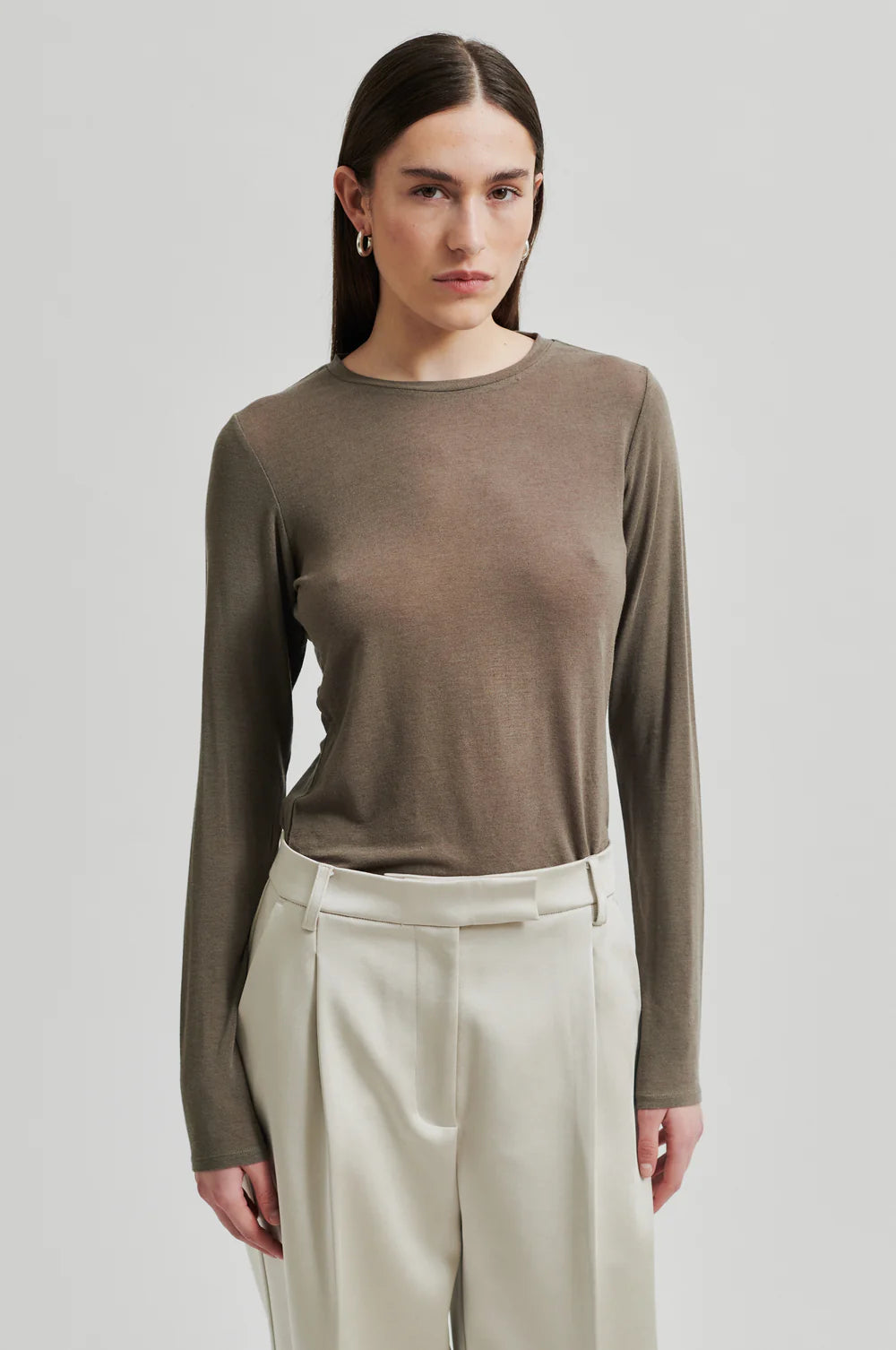 Round Neck Merino Blend long sleeve top. Tight fitting round neck in walnut colour. 