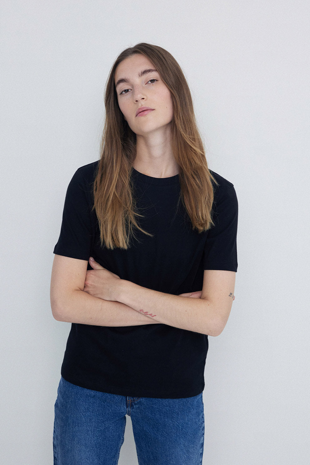 Round neck cotton short sleeve tee black