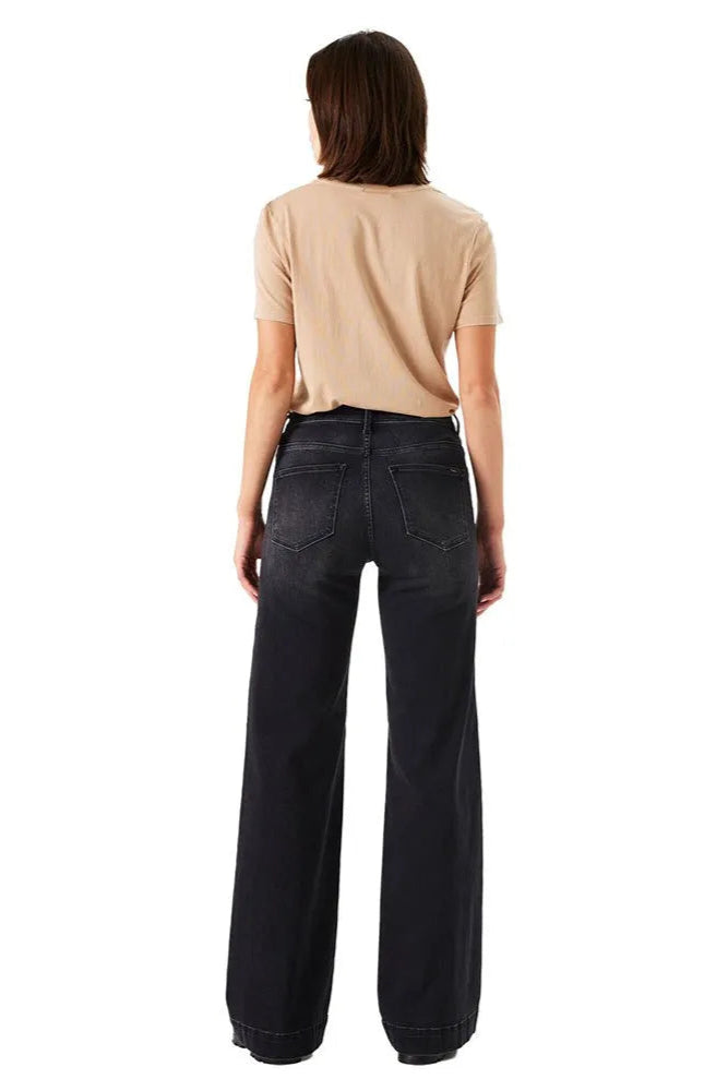 Black garcia jeans on model back pocket.s 