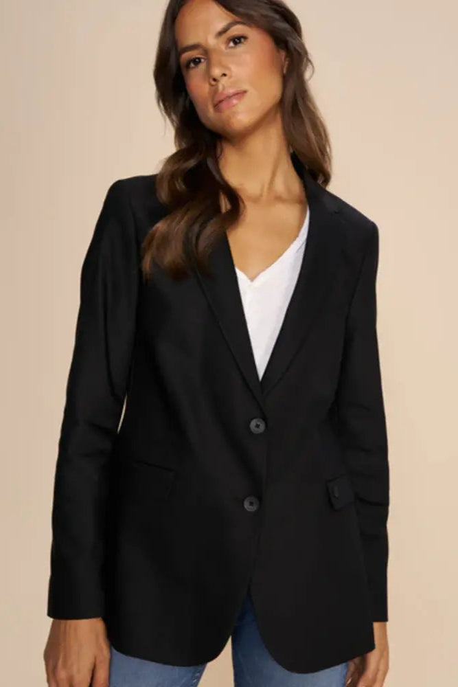 Black classic blazer from Mos Mosh 